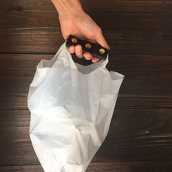 免費送貨豬皮黑色手柄蓋環保袋便利袋 第1張的照片