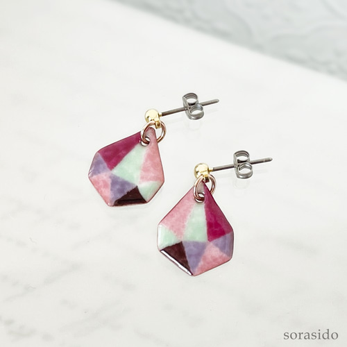 ちか☺︎ 1点作品☆ 希少石　宝石質ルビーピアス　イヤリングに変更可能☺︎ ちか☺︎ 1点作品☆ 希少石 宝石質ルビーピアス イヤリングに