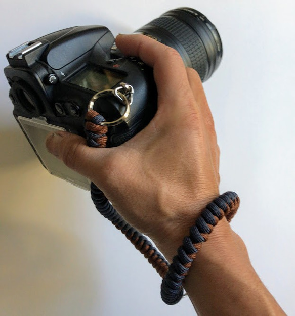 カメラストラップ　パラコード　Paracord Snake Knot Camera Wrist Strap 2枚目の画像