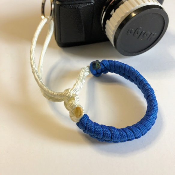 カメラストラップ　パラコード　Paracord Fishtail Camera Wrist Strap　BW 2枚目の画像