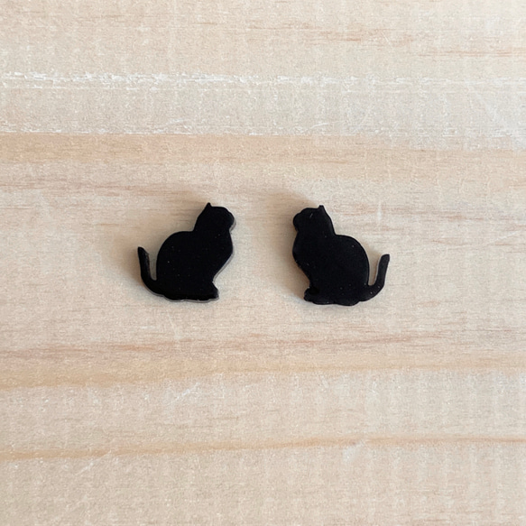 にらめっこネコちゃん(黒猫) / ピアス、イヤリング 1枚目の画像