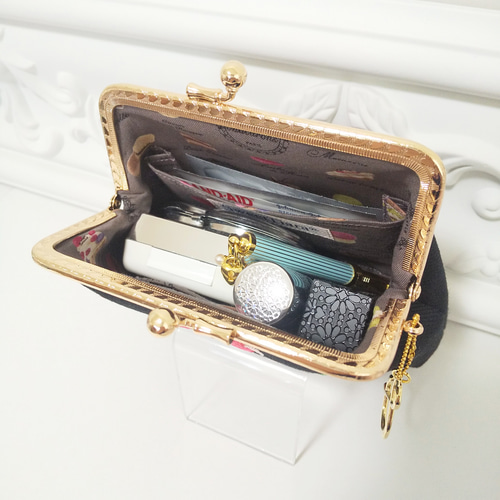 がま口❋刺繍 〜パリに恋して〜❋大人可愛いがま口✽二つ折りのお札も