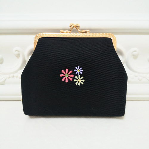 がま口✽刺繍〜日傘とカクテルとハイヒール〜✽二つ折りのお札も入る2