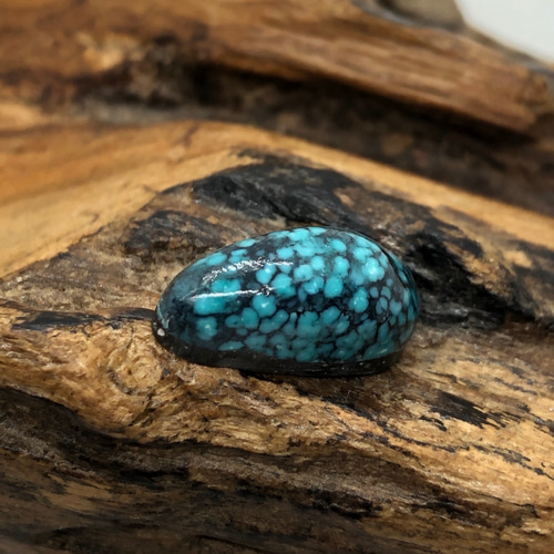 6,9ct, Kingman Turquoise スパイダーウェブ キングマンターコイズ K037 天然石 ターコイズル 天然石 C'collection 通販|Creema(クリーマ) 10793567 6,9ct, Kingman Turquoise スパイダーウェブ キングマンターコイズ K037 天然石 ターコイズル 天然石 C'collection 通販|Creema(クリーマ) 10793567