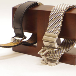定形外発送、ユニゾン　木製腕時計スタンド モデル5　”レスト＆ディスプレイ” 2本掛け チークウッド ナチュラル仕上げ 4枚目の画像