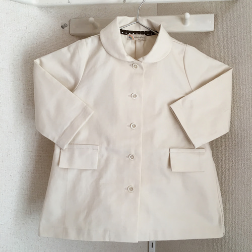 丸襟が可愛い生成り色のスプリングコート ベビー服 nanairo 通販 