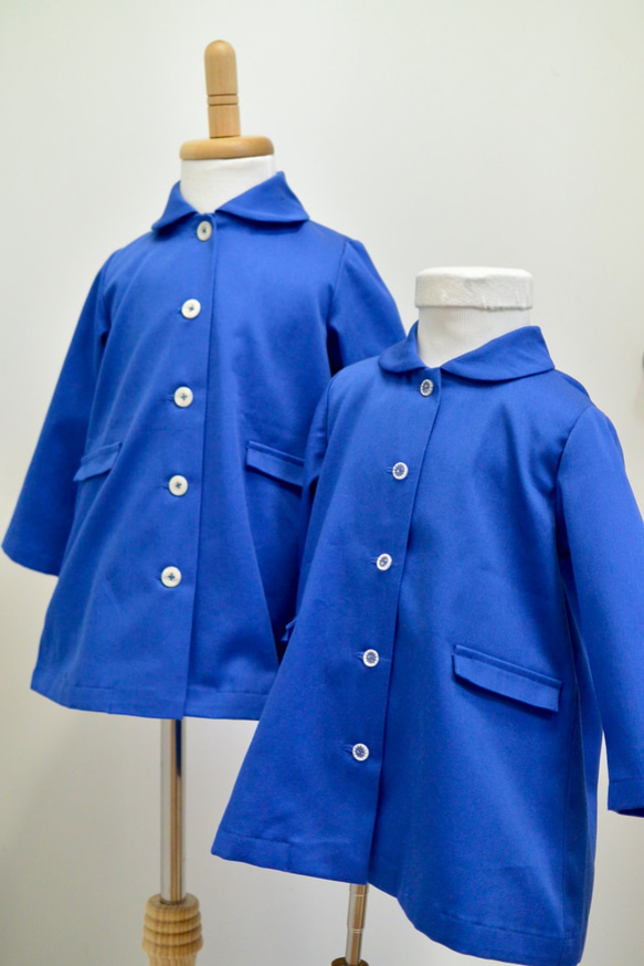 丸襟がかわいいブルーのスプリングコート（ベビー 90） 5枚目の画像
