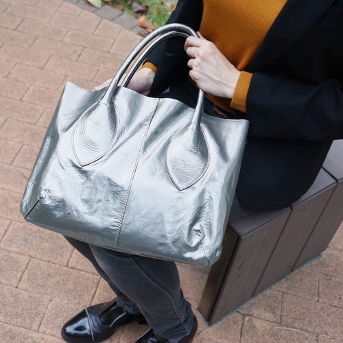 豚革】エナメル極軽A4トートバッグ 170091 トートバッグ MUZICA