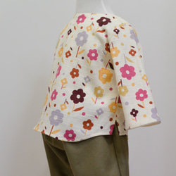 レトロな花柄がかわいい長袖シャツ（ベビー80） 1枚目の画像