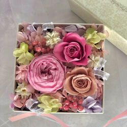 プリザーブドフラワーの壁掛けバスケットアレンジ＊ナチュラルピンク