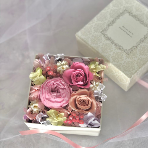 プリザーブドフラワーのボックスアレンジ＊ピンク プリザーブド