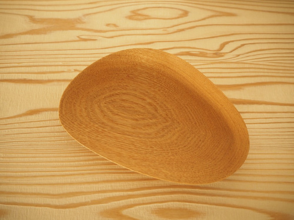 タモの木のお皿 1枚目の画像