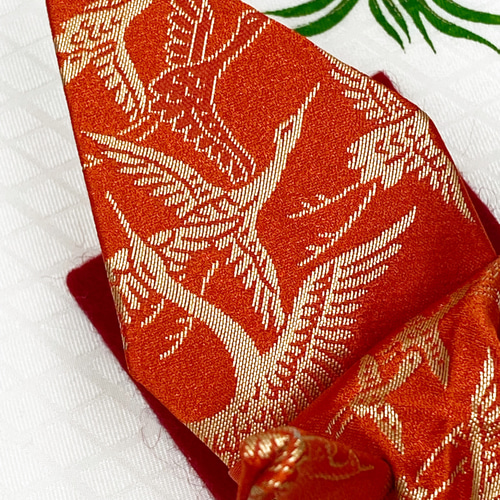 マカナレイ　鶴桜赤　和柄　シルク Amazon | 和柄シルクスカーフ鶴 赤 | スカーフ 通販