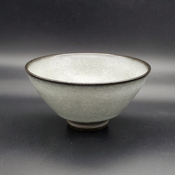 茶碗(中)　白氷裂釉 2枚目の画像