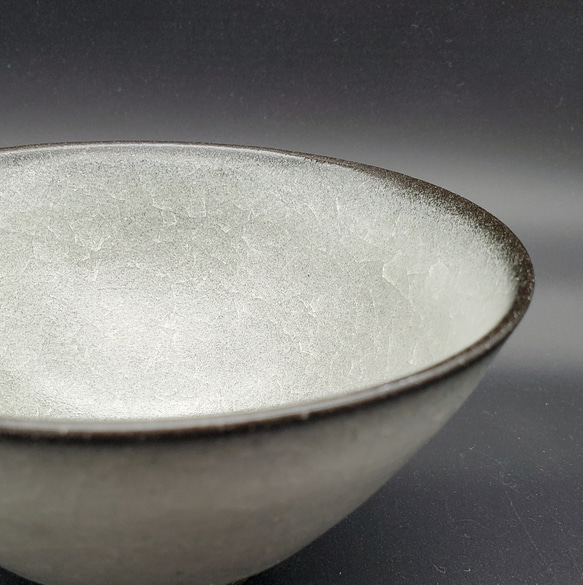 茶碗(中)　白氷裂釉 4枚目の画像