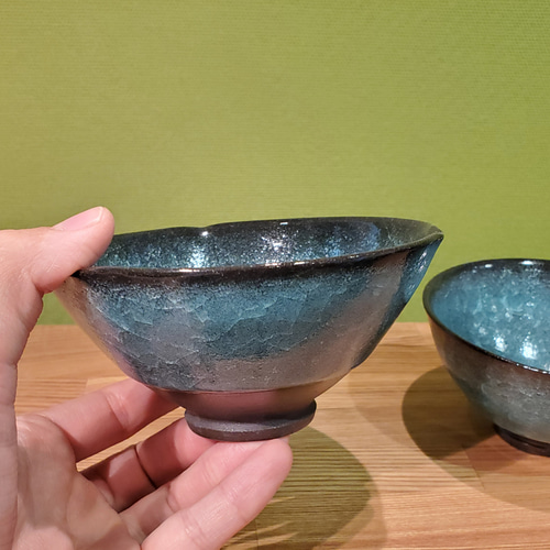 茶碗(大) 水泡氷裂釉 茶碗・めし碗 usurai 通販 9627669｜Creema(クリーマ)