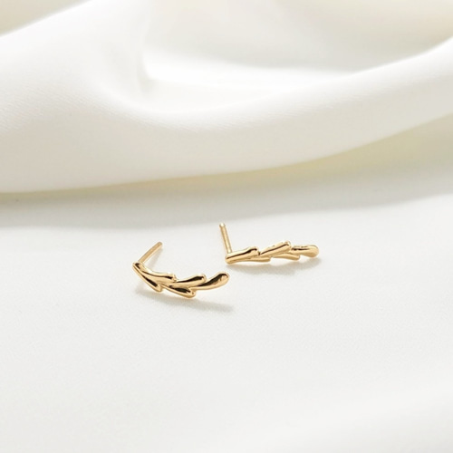 K18GP ミニリーフスタッドピアス ピアス（スタッド・一粒） FLAMINGO