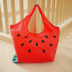 畳まないで収納できる！スイカのエコバッグ 1枚目の画像