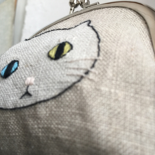 猫さんがま口(白ネコオッドアイ) 刺繍がま口 猫刺繍 ネコ刺繍 ねこ刺繍 猫がま口 しろねこ 白猫 シロネコ 小物入れ がま口 Poponet+  通販｜Creema(クリーマ) 10324762