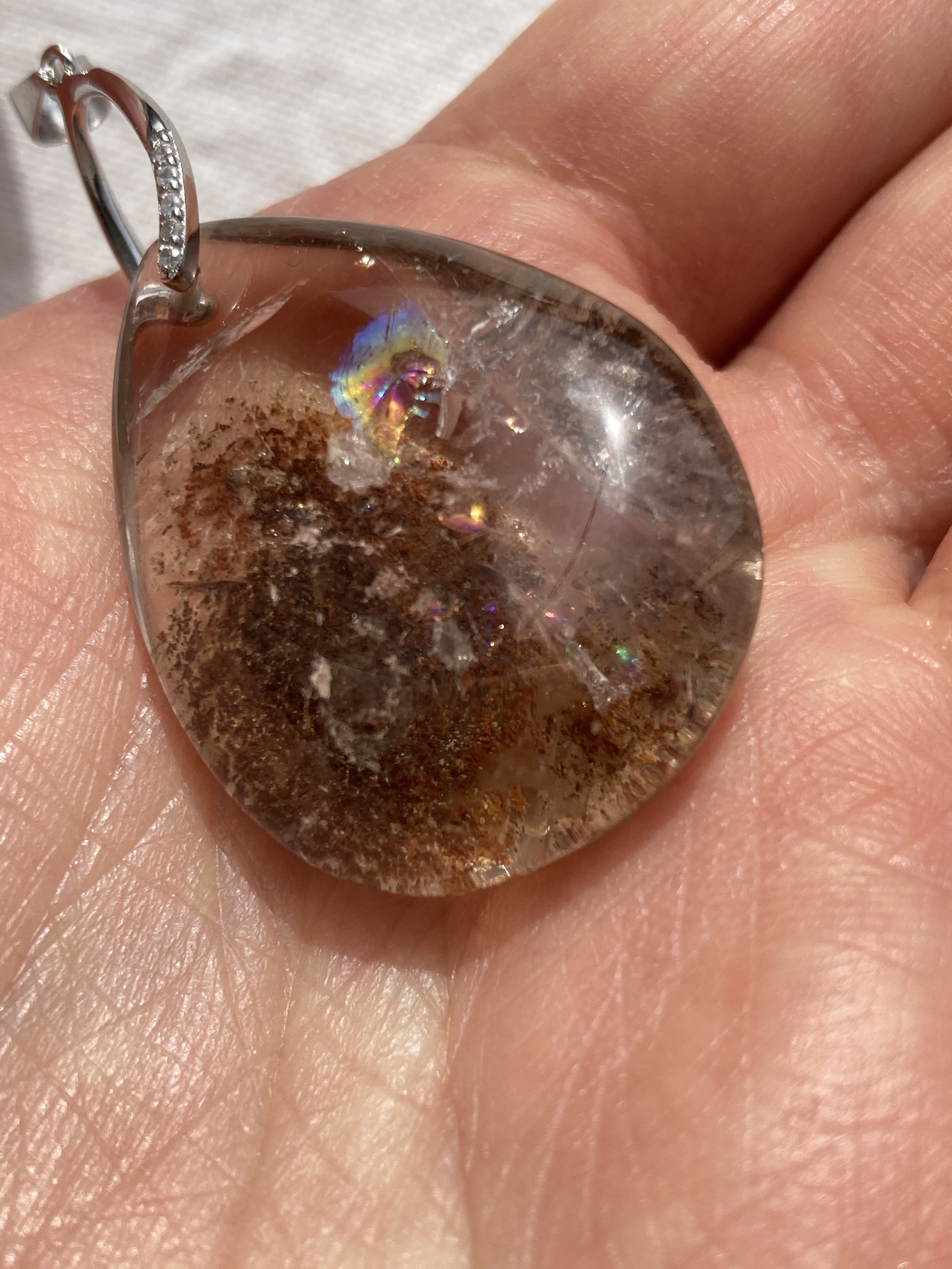 4月誕生石　虹入りガーデンクォーツ　水晶　ペンダントトップ　ペンダントヘッド　庭園水晶