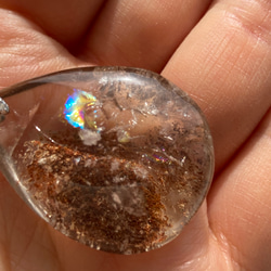 4月誕生石　虹入りガーデンクォーツ　水晶　ペンダントトップ　ペンダントヘッド　庭園水晶 6枚目の画像