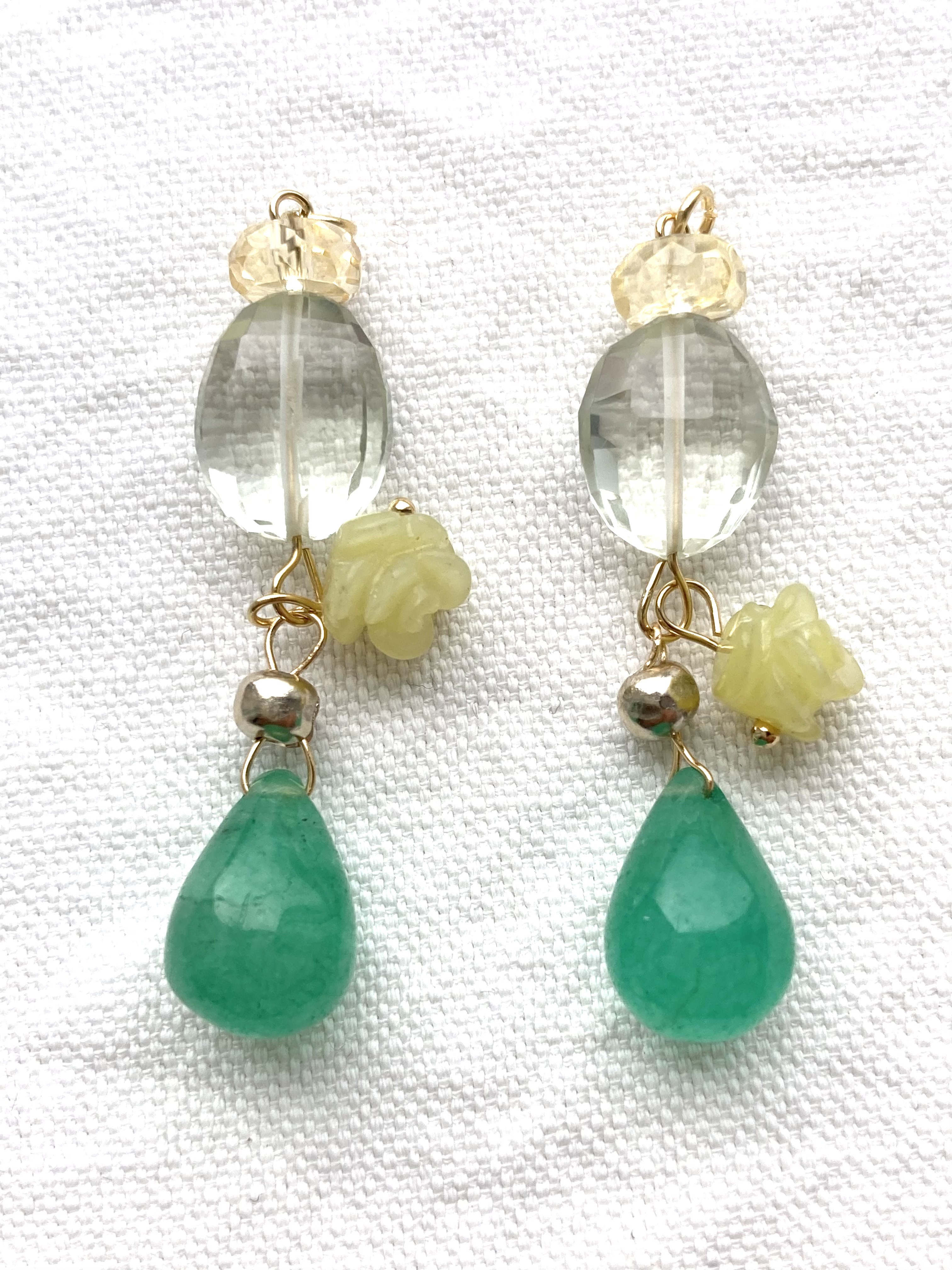 5月誕生石　大粒エメラルド　ゆらゆらピアス　グリーンアメジスト　シトリン　イエロージェイドカービングフラワー　緑柱石