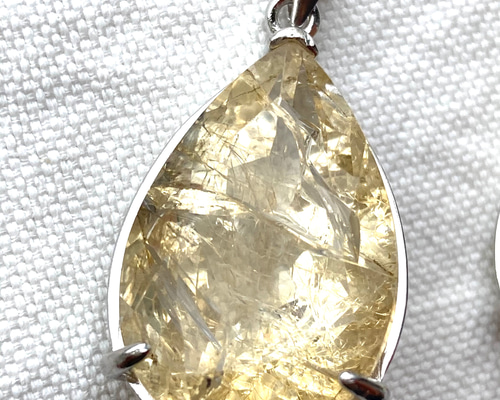 溢れ出る黄金の光 大粒 ルチルクォーツ 水晶 ペンダントヘッド