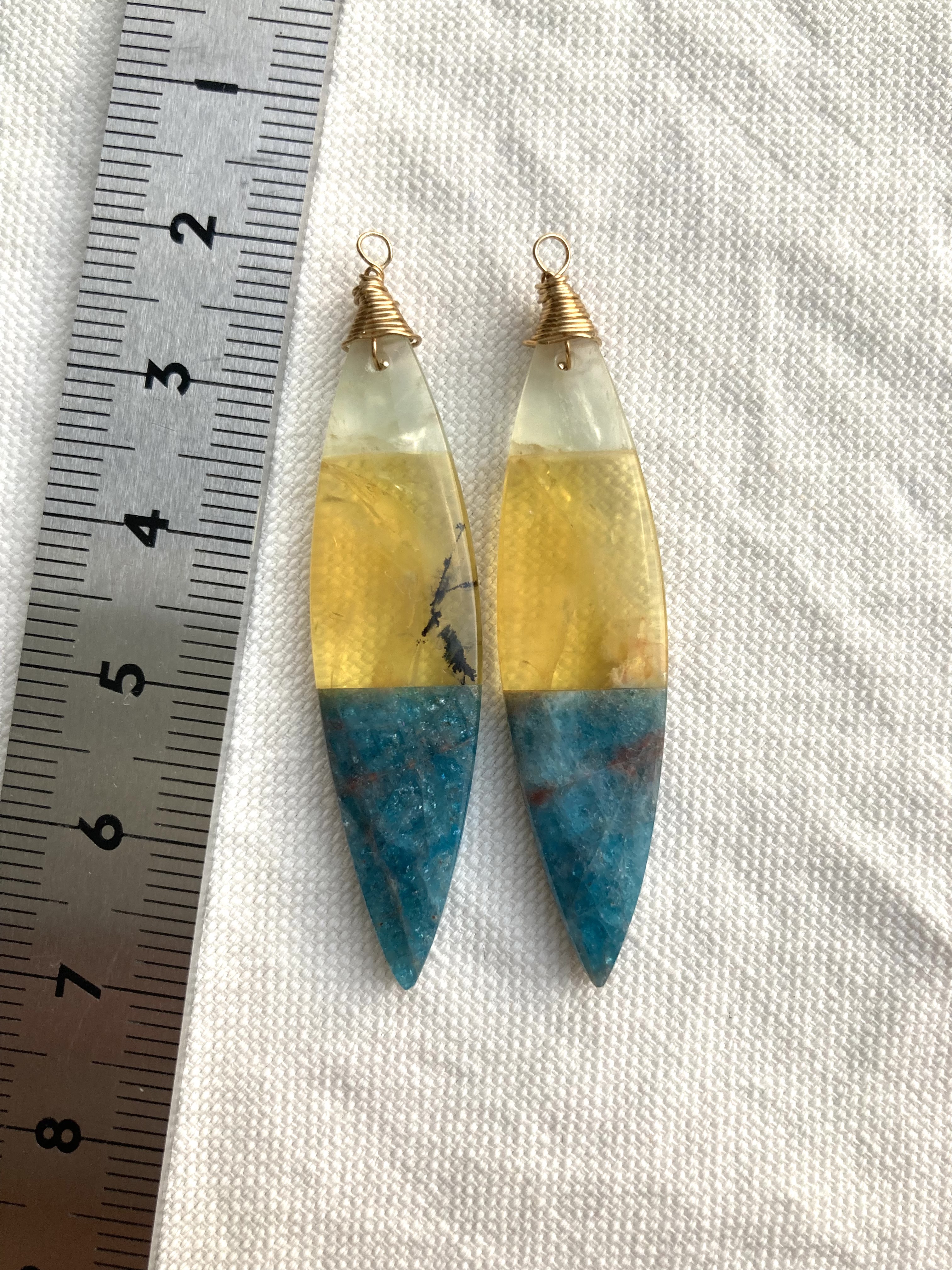 特大　煌めくアパタイト　イエローオパール　プレナイト　天然石チャーム　ピアス、イヤリングに　インターシャ