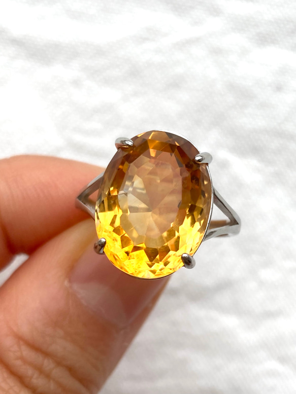 11月誕生石　特大　大粒シトリン　黄水晶　ロジウムコーティングシルバー925 フリーサイズリング　調整可能　指輪　宝石質 1枚目の画像