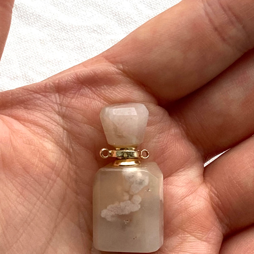柔らかピンク 桜瑪瑙 天然石 香水瓶 ネックレス、精油入れにも サクラ