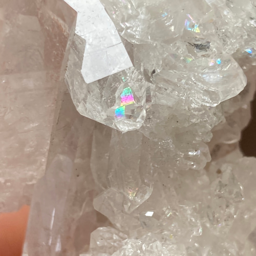 ダイヤのようなキラキラの輝き ブラジル産虹入り天然水晶 クラスター 4