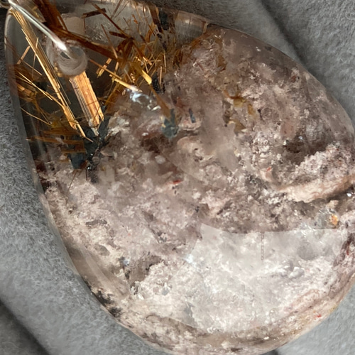 4月誕生石 虹入りガーデンルチルクォーツ 水晶 ペンダントトップ