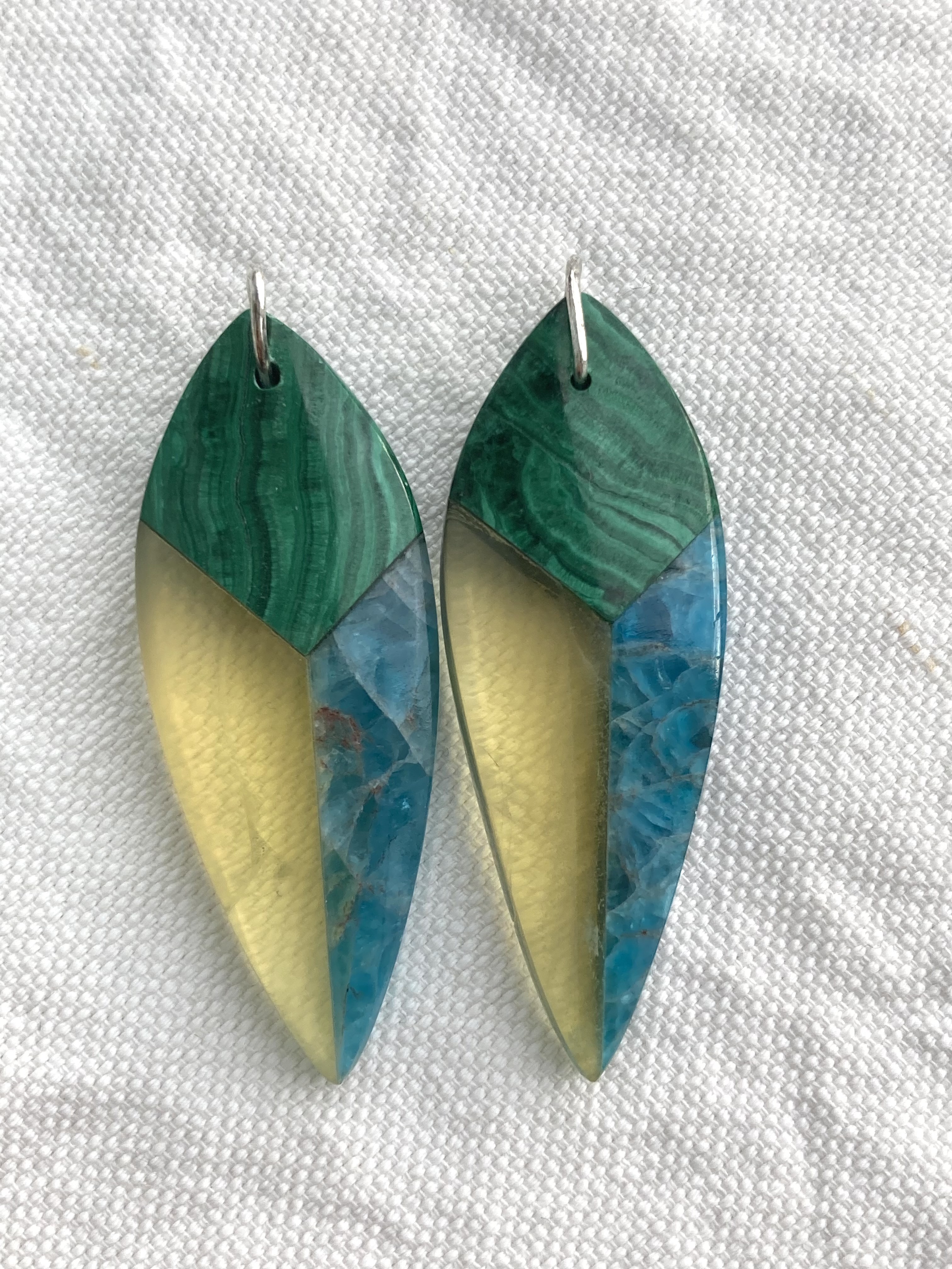 特大　煌めくアパタイト　マラカイト　プレナイト　天然石チャーム　ピアス、イヤリングに　インターシャ