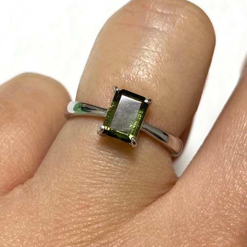 大粒7×5mm モルダバイト ロジウムコーティングシルバー925 