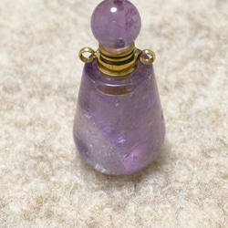 2月誕生石　パープル グラデーション  大粒 アメジスト  紫水晶 香水瓶チャーム ネックレスにも　creema限定 3枚目の画像