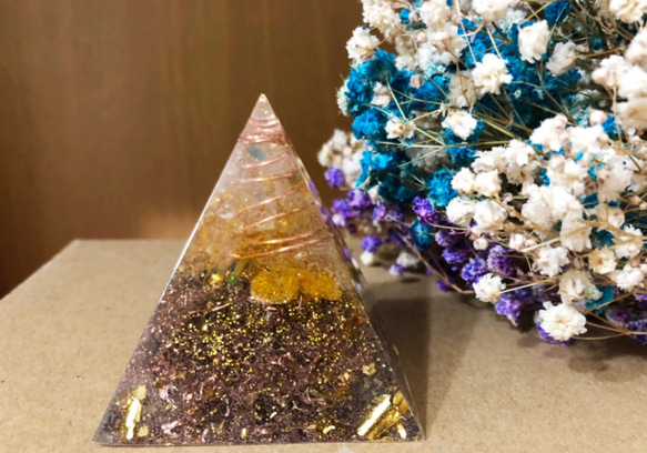 奧剛財富豐盛款客製化/能量石/奧根水晶/Orgonite/脈輪/奧根/水晶金字塔/能量金字塔 第2張的照片