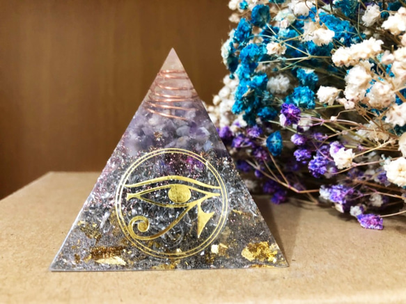 奧剛石/ 增加智慧/ 客製化/ 能量石/ 奧根水晶/ Orgonite/ 脈輪/ 奧根/ 水晶金字塔/ 能量金字塔 第1張的照片