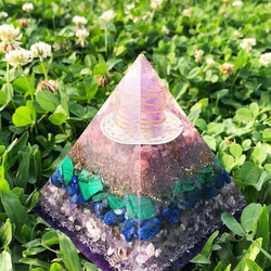 手作奧剛能量石 七脈輪款/奧剛/能量石/奧根水晶/Orgonite/脈輪/奧根/水晶金字塔/能量金字塔/乙太能量塔 第3張的照片