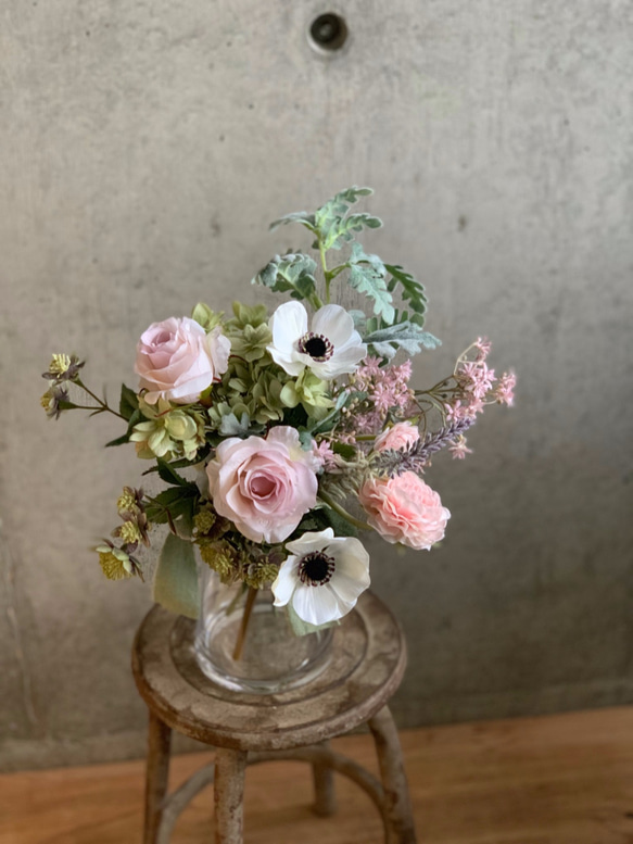 再販♡アーティフィシャルフラワー　桜色のバラとアネモネのミニブーケ 4枚目の画像