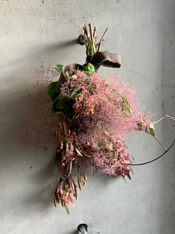 ドライフラワー スモークツリーとドドナエアのナチュラルスワッグ