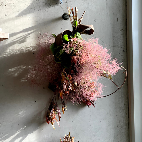 ドライフラワー スモークツリーとドドナエアのナチュラルスワッグ