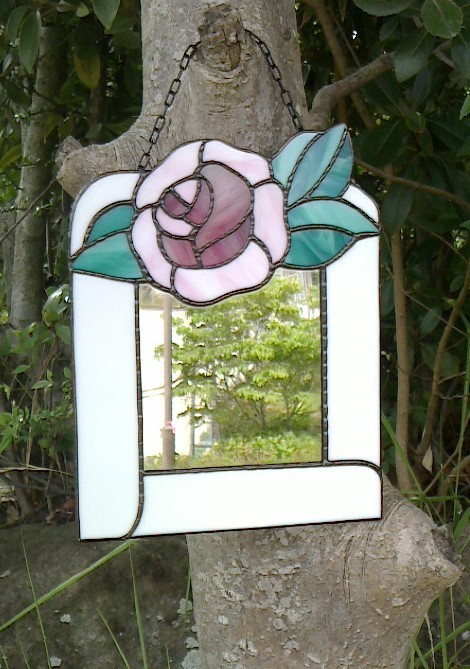 バラの壁掛け鏡 ステンドグラスオブジェ バラの壁掛け鏡 ステンドグラスオブジェ