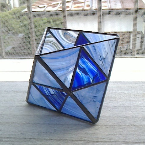 送料無料】ステンドグラスの小物入れ・花瓶＊三角タイプ＊ 一輪挿し