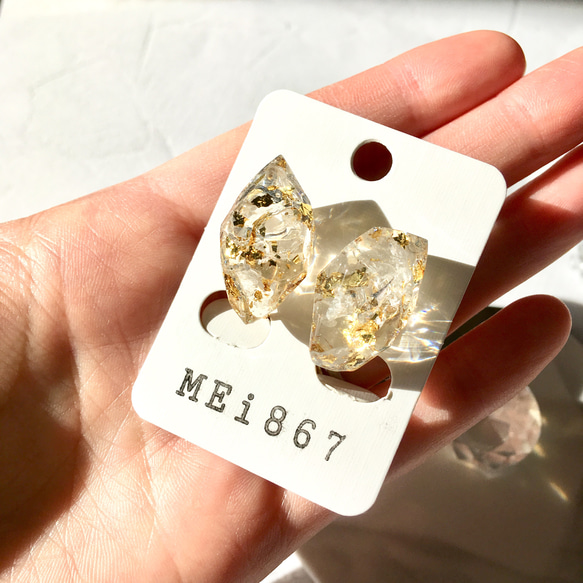 水晶和金葉礦石耳環金屬防過敏透明天然石四月生日石簡約小巧 第2張的照片