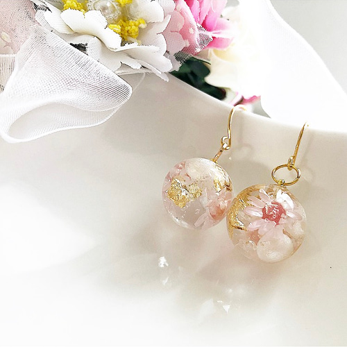 送料無料】球体レジンのシンプルフラワーピアス ピアス（フック