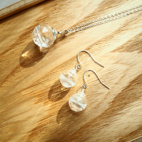 水】綺麗でお洒落な透明球体ピアス/イヤリング ピアス（フック