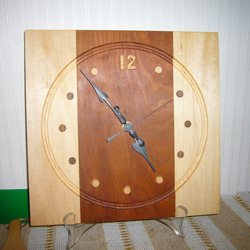 寄木の掛け時計（ブラックチェリー＆メイプル） 1枚目の画像