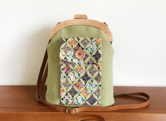 グリーン レトロ花柄 和柄 木製がま口 ショルダーバッグ 斜め掛け  