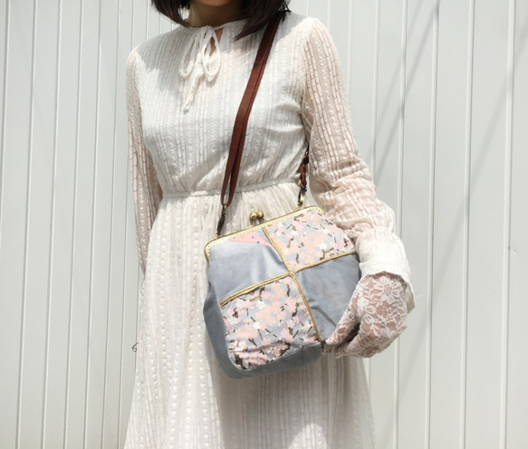 桜 サックスブルー 別珍 高級感 がま口 シンプル オシャレ 肩掛け 斜め掛け ギンガムチェック レディースバッグ 彼女 7枚目の画像