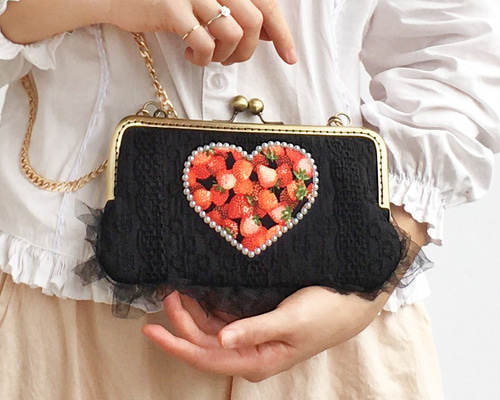 パメオポーズ　ショルダー　バッグ　黒　ハートがま口　charming Heart PAMEO POSE - パメオポーズ ショルダー バッグ 黒 ハートがま口